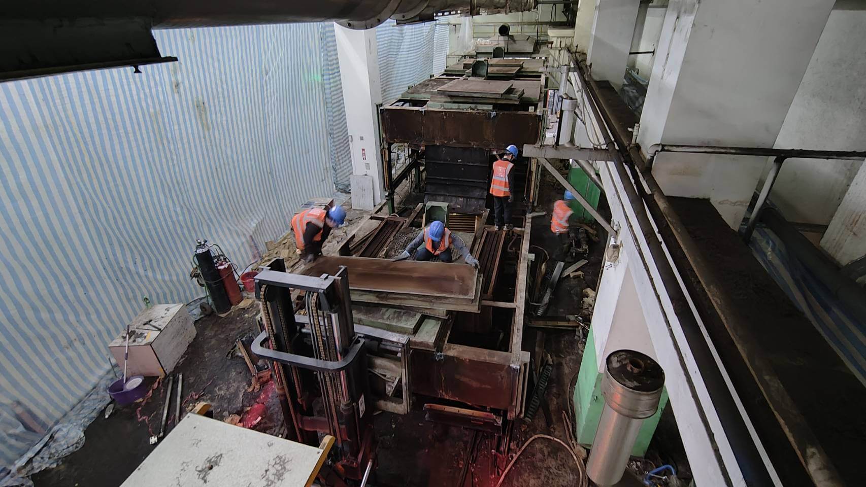 拆除回收案例:塗布機產線報廢拆解